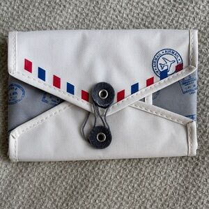 Umbra travel jewelry case